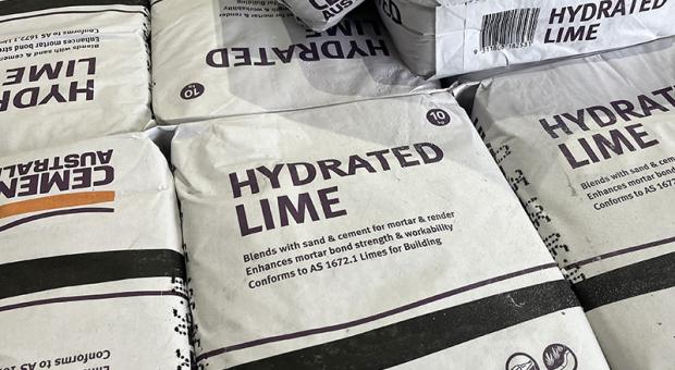 Hydrated Lime 10 KG bag tile